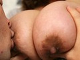 100人の爆乳をしゃぶる!巨乳舐め吸いSP総集編4時間 サンプル動画サムネイル